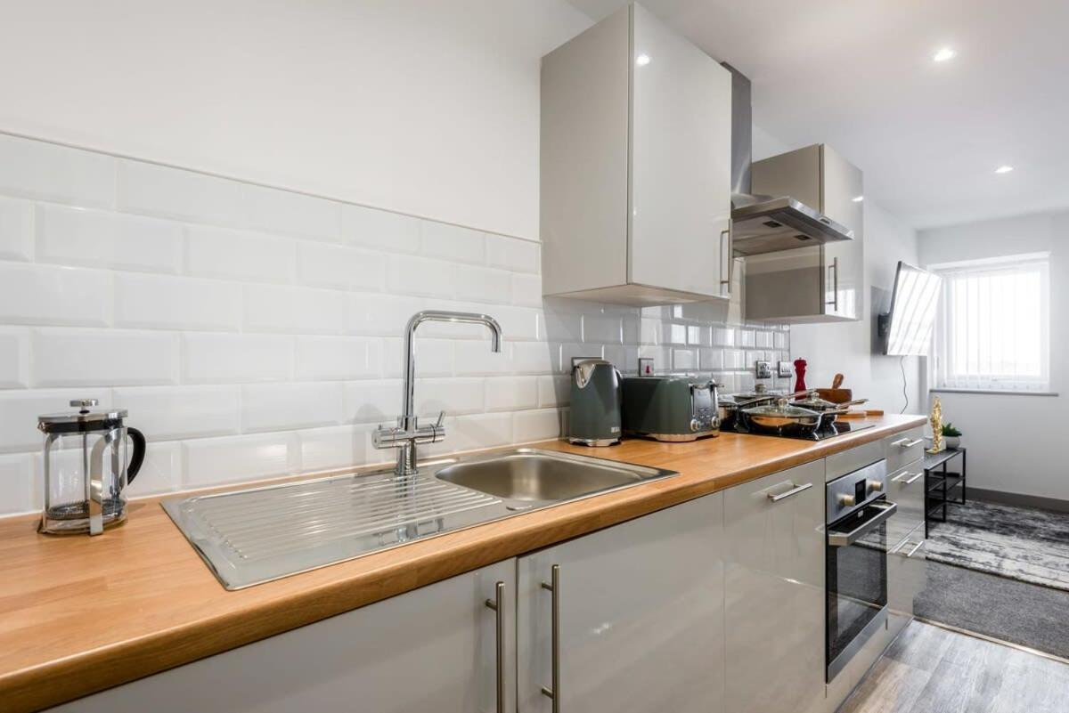 Contemporary 1 Bedroom Apartment In Central Hull Кингстон-апон-Халл Экстерьер фото